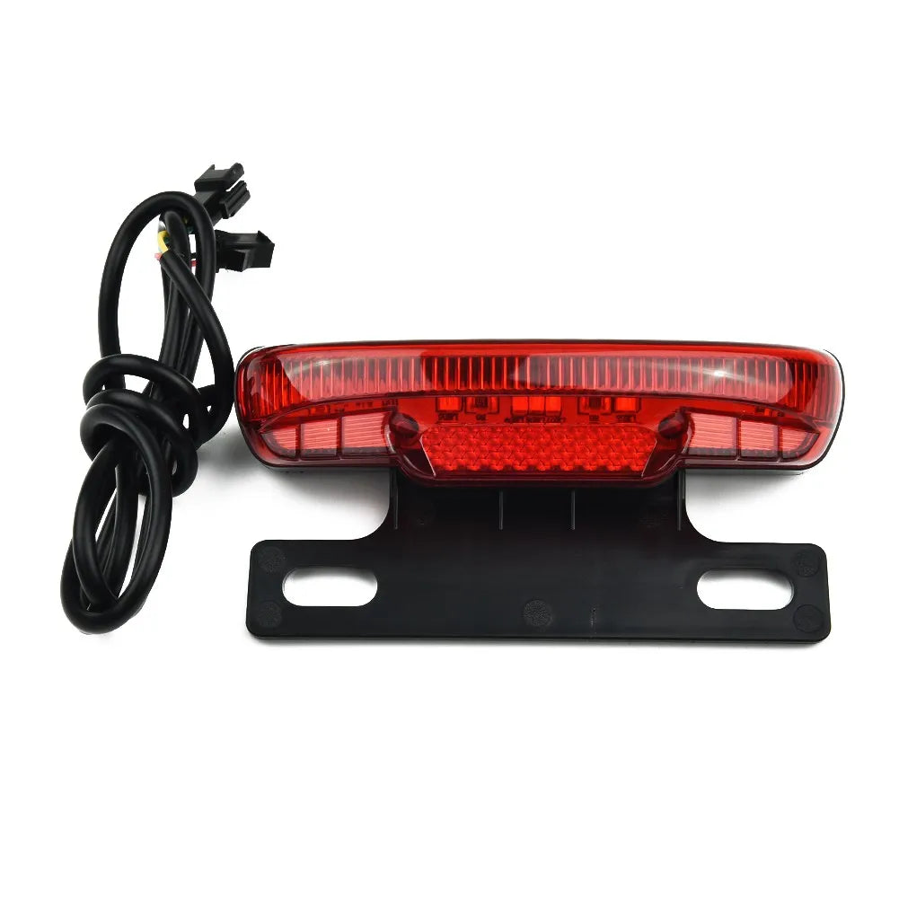 Lampa spate E‑Bike 36‑60V – Lumină de frână intermitentă & lumină de noapte